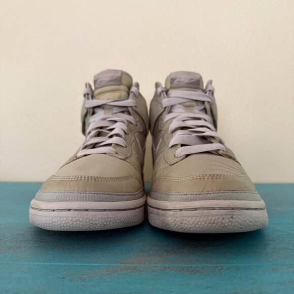 Nike Dunk High Top Premium Quilted Metallic Silver Gray Sneakers Sz 40/10 - Picture 2 of 9